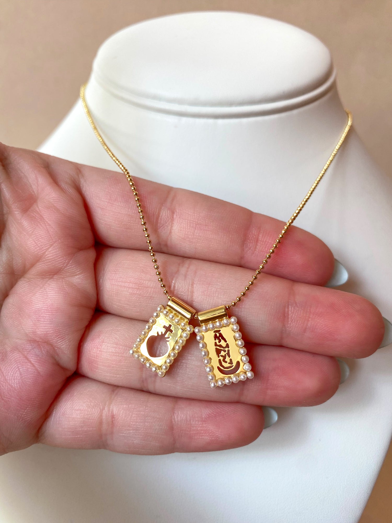 Little Scapular Heart of Jesus and Chinita Virgin Necklace