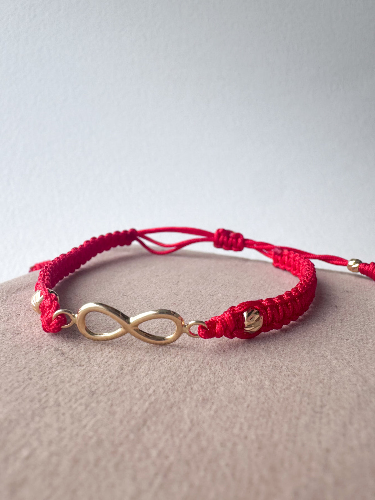 Pulsera Roja Infinito 18K – Solanas Handmade