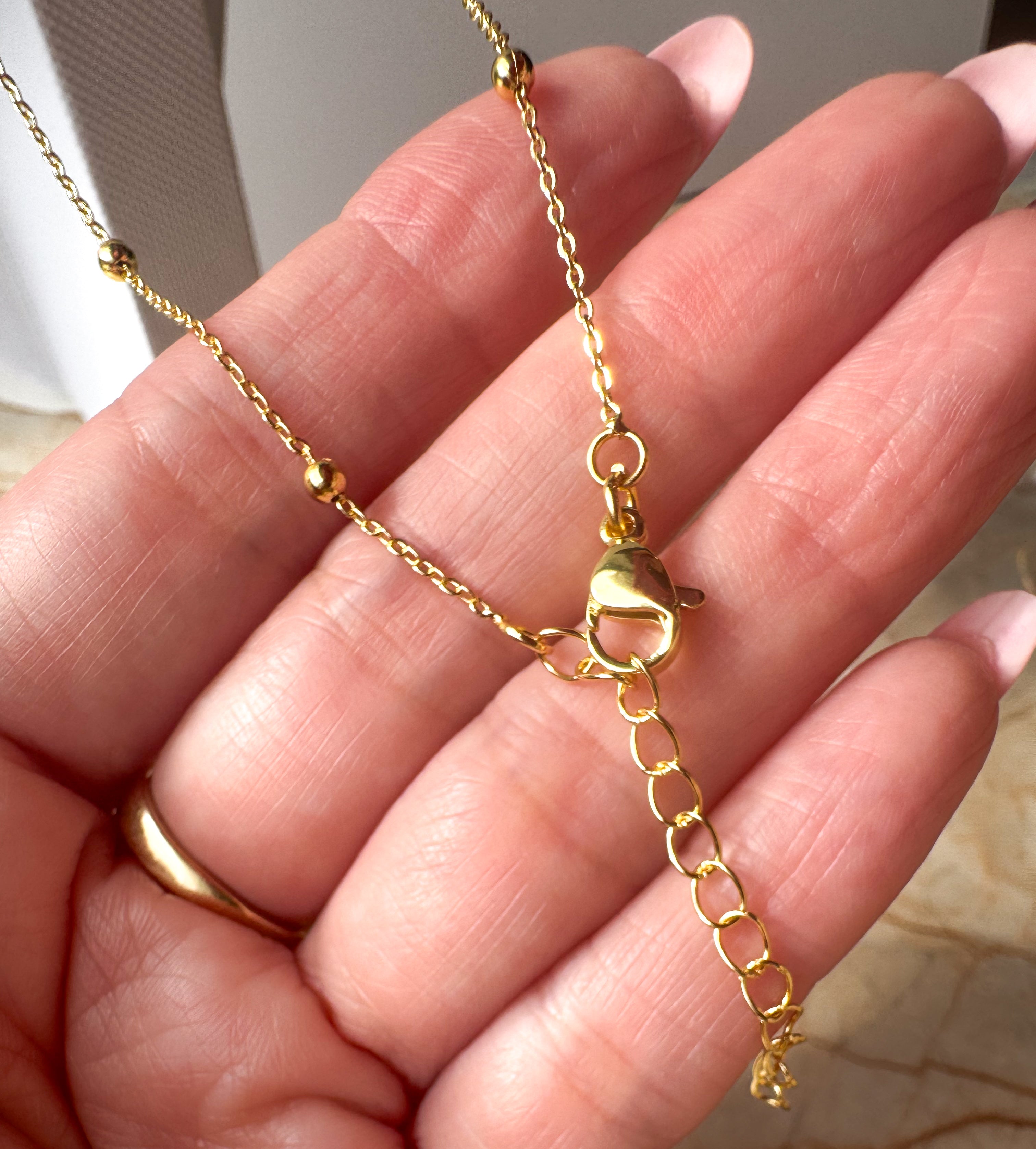 Cross Chain in Pearls