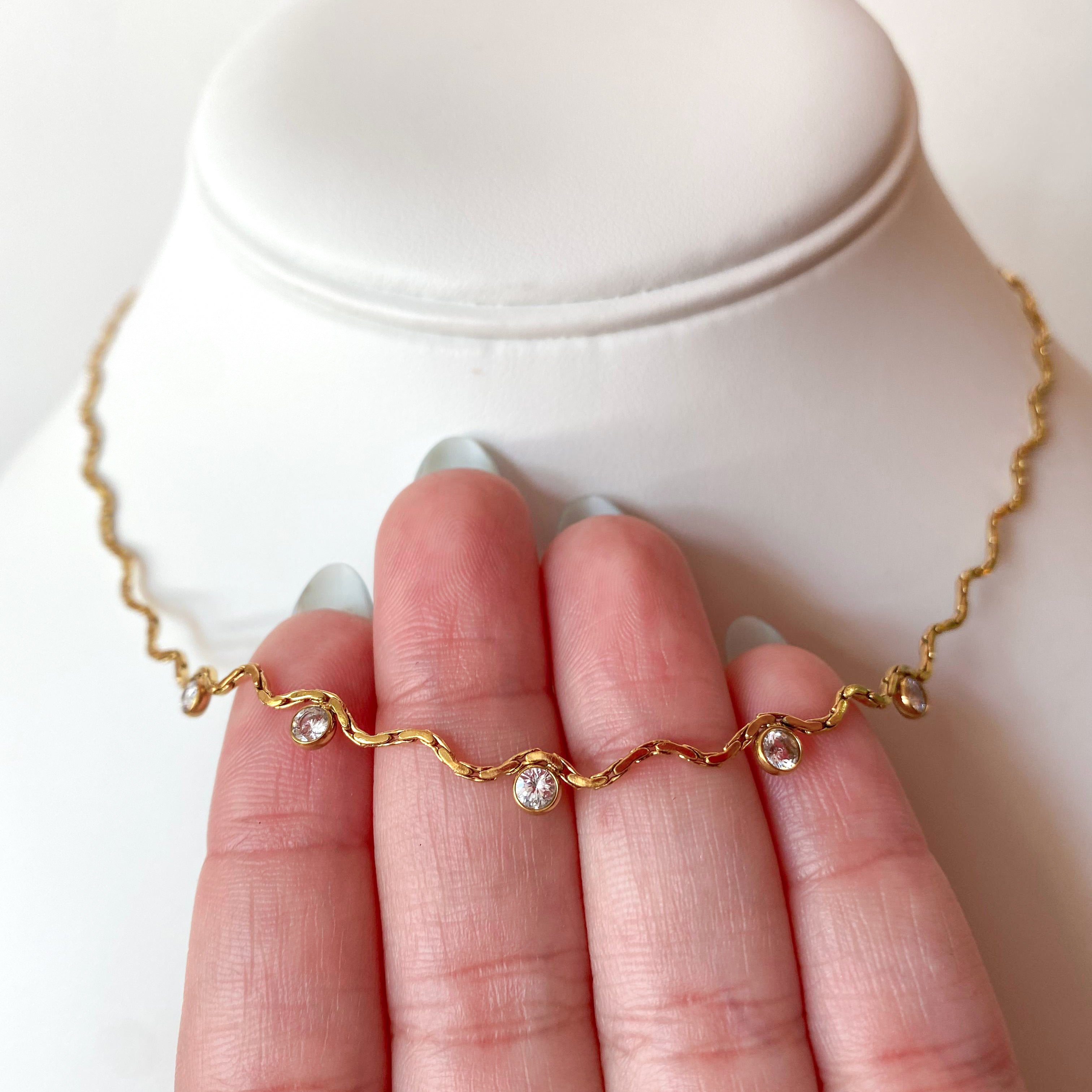 Delicate Wavy Golden Stel Zircon Necklace