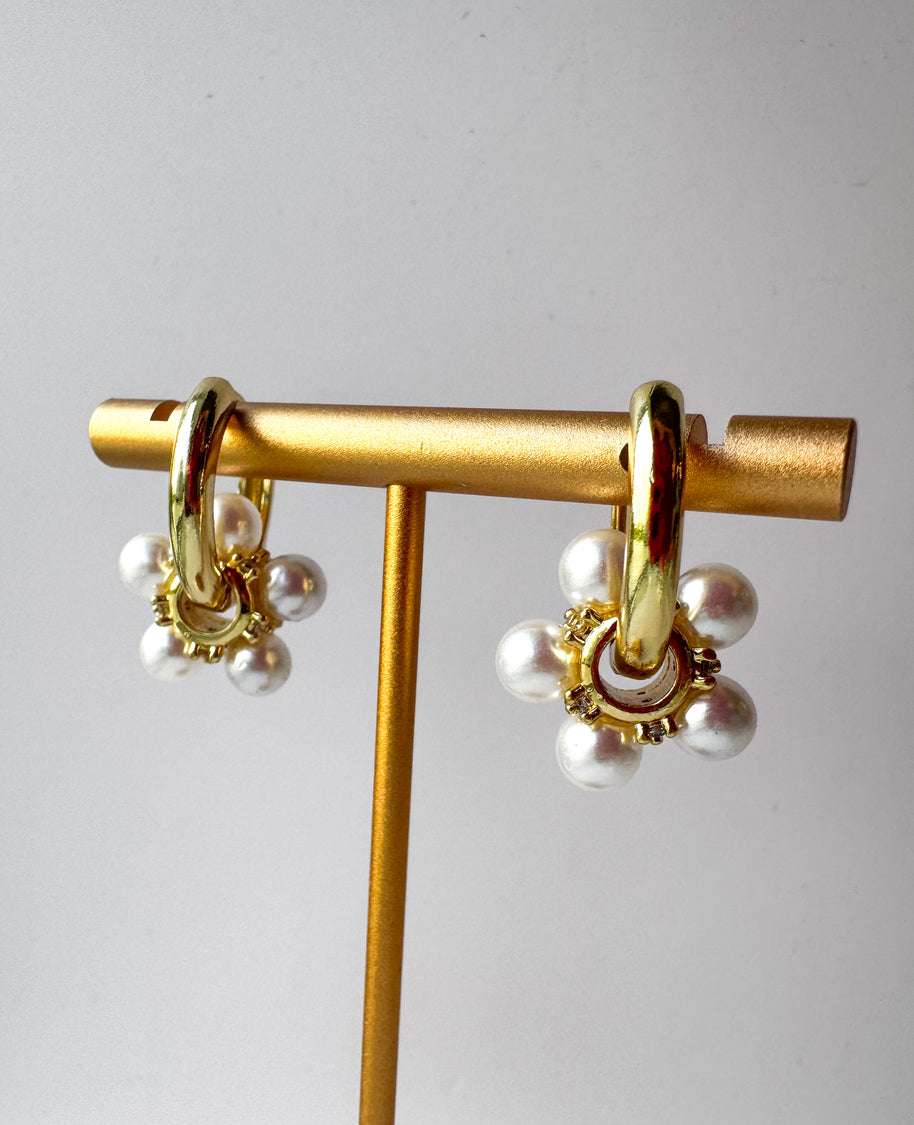 Argollas Grandes Flores de Perlitas