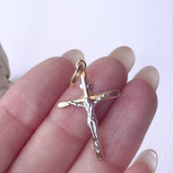 Crucifijo Bicolor en Oro 18K (750)