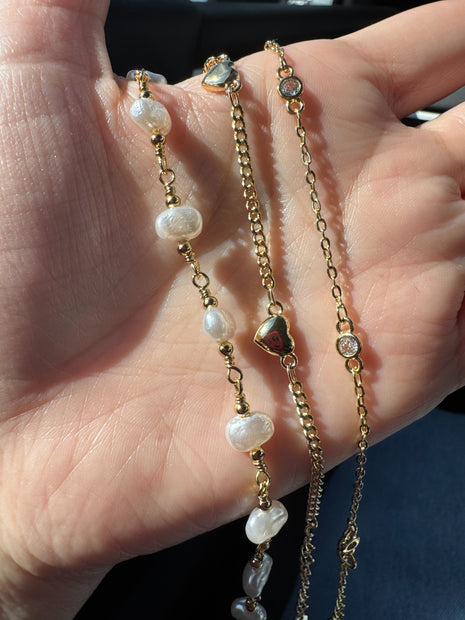 Brazaletes Variados Corazon y Perlas