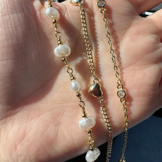 Brazaletes Variados Corazon y Perlas