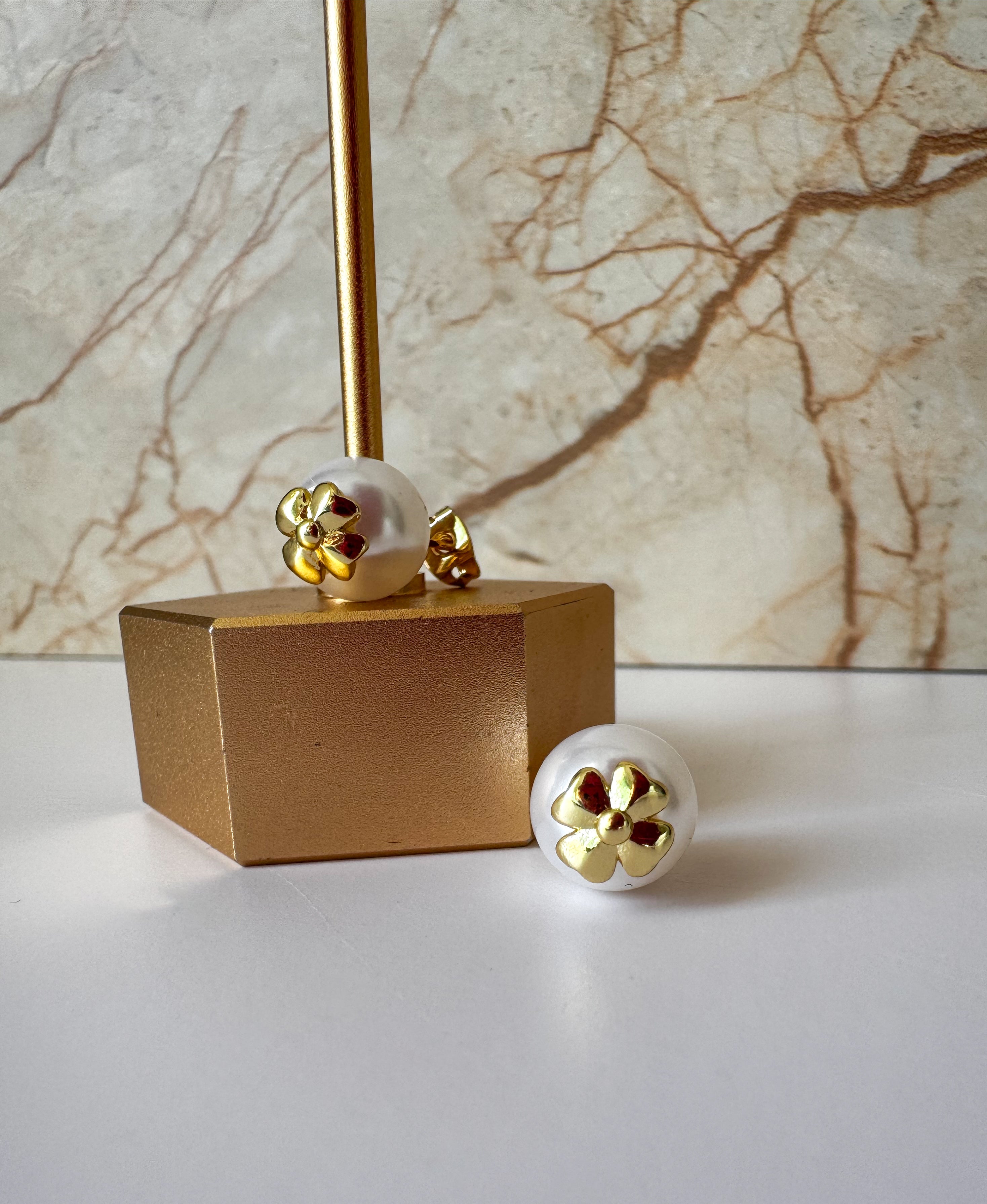 Golden Clover Pearls Earrings
