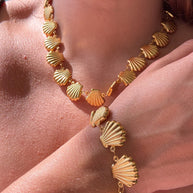 Set of Gold Seashell Pattern Necklace and Bracelet