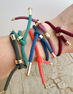Load image into Gallery viewer, Pulseras Ajustables Plain Colores Oscuros
