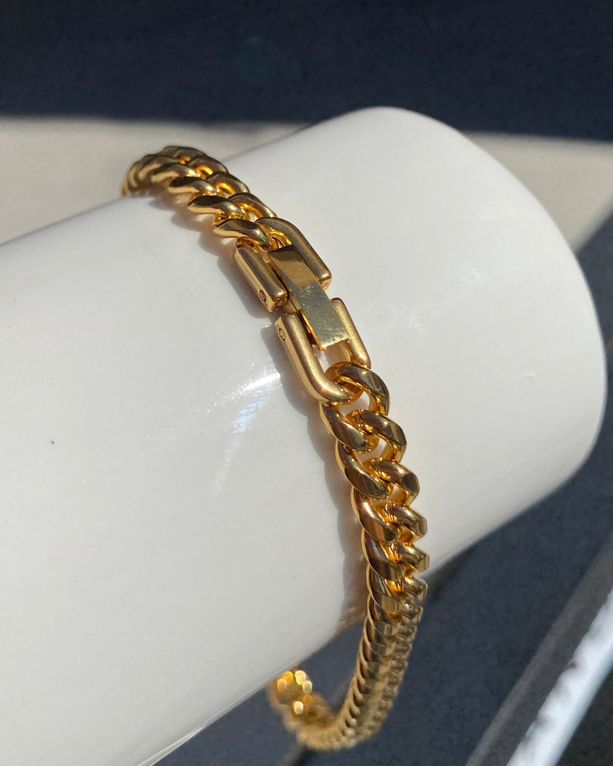 Golden Thin Links Bracelets for Men