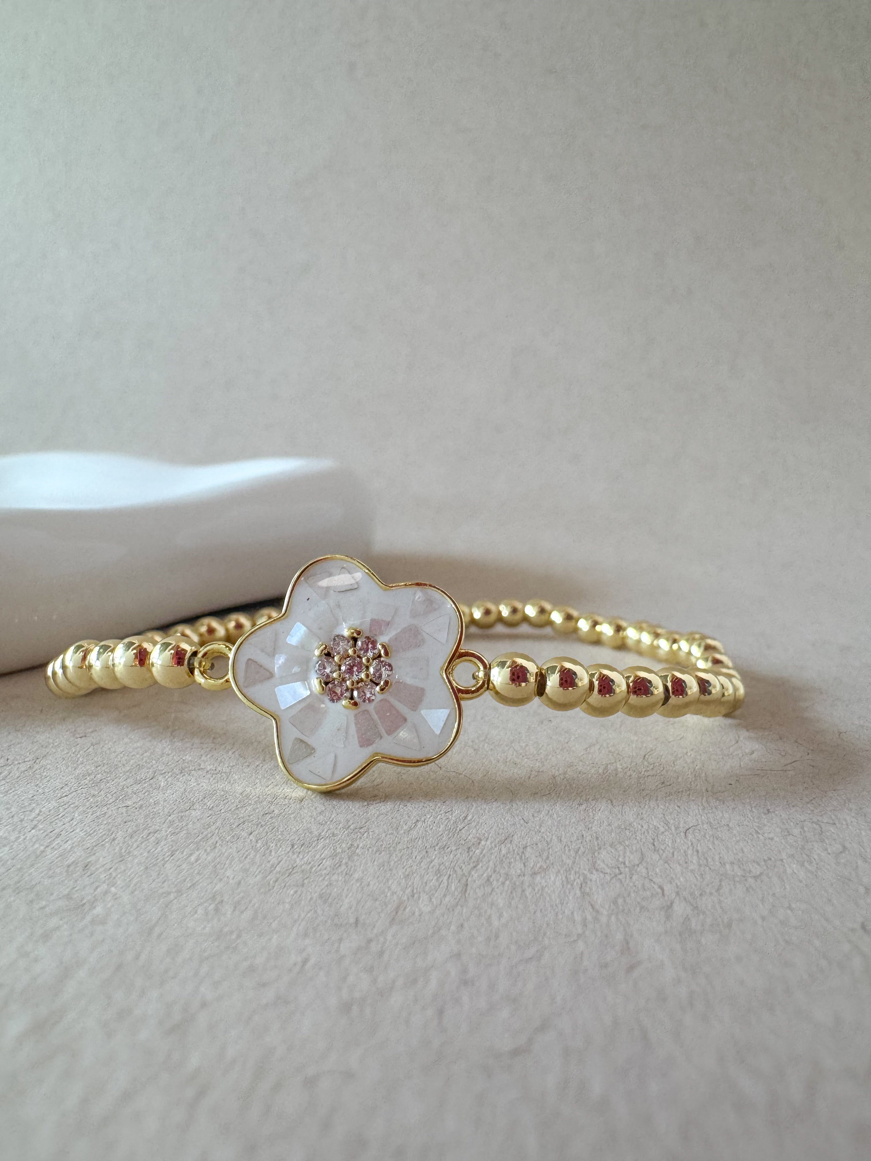 White Flowers Silver & Gold Elastic Bracelets