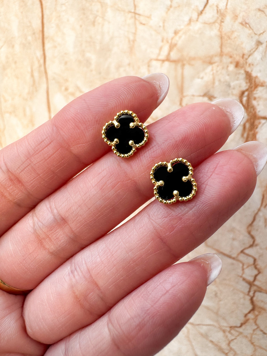 Aretes Topitos Clover de Varios Colores