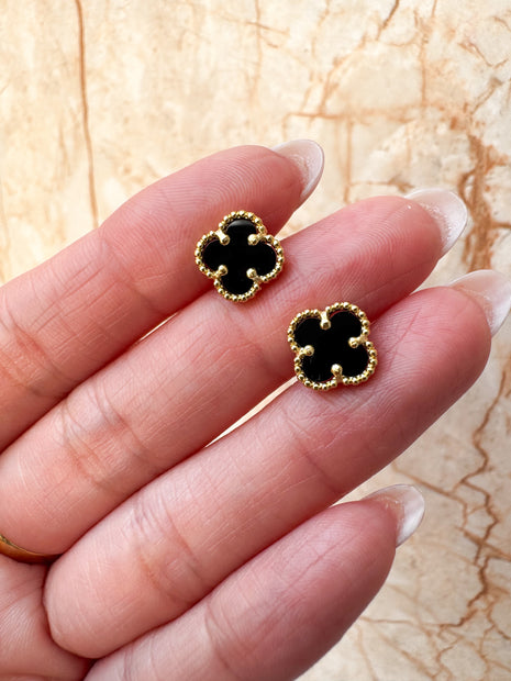 Aretes Topitos Clover de Varios Colores