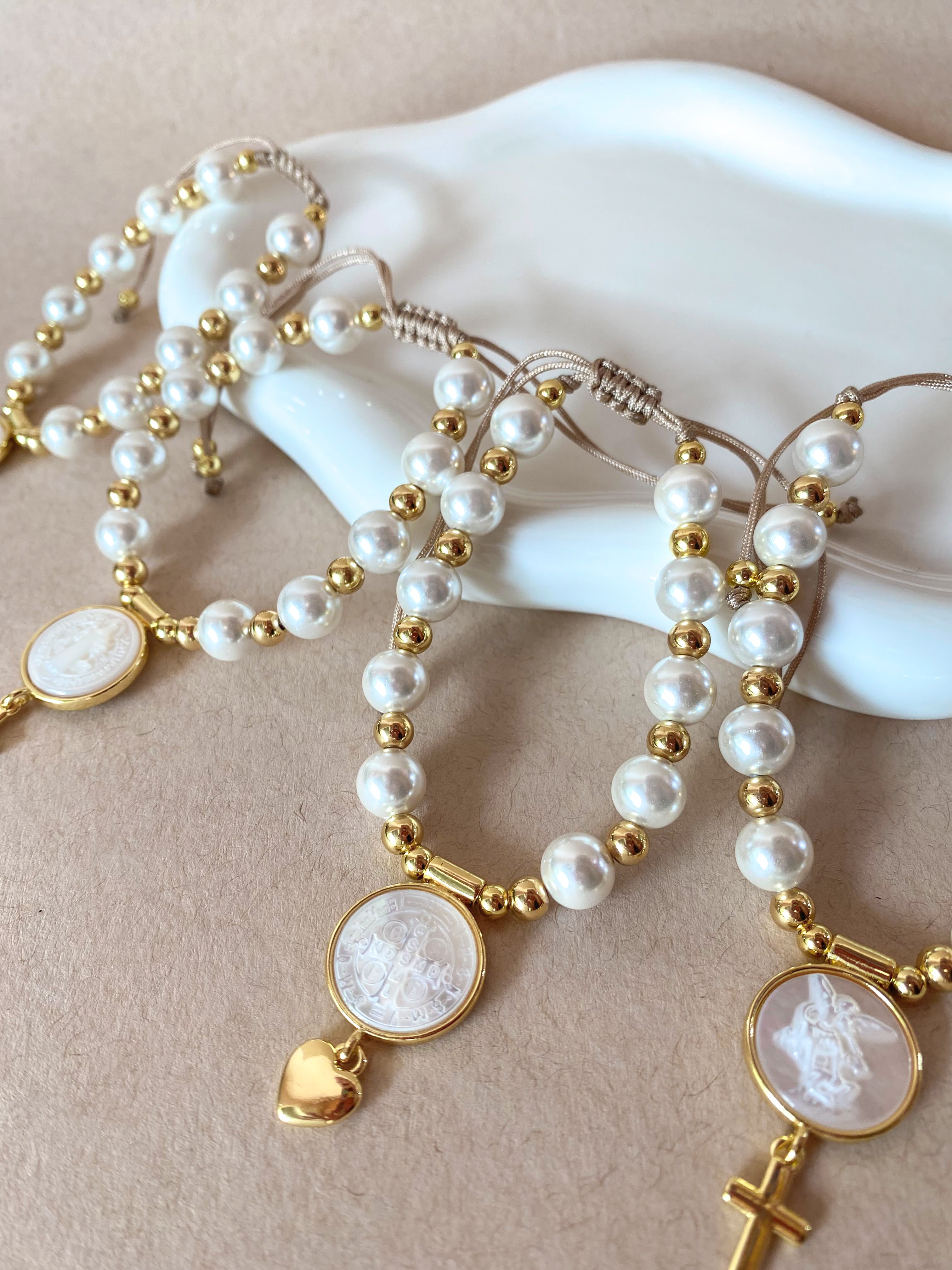 Mother of Pearls Medals Pearls Bracelet