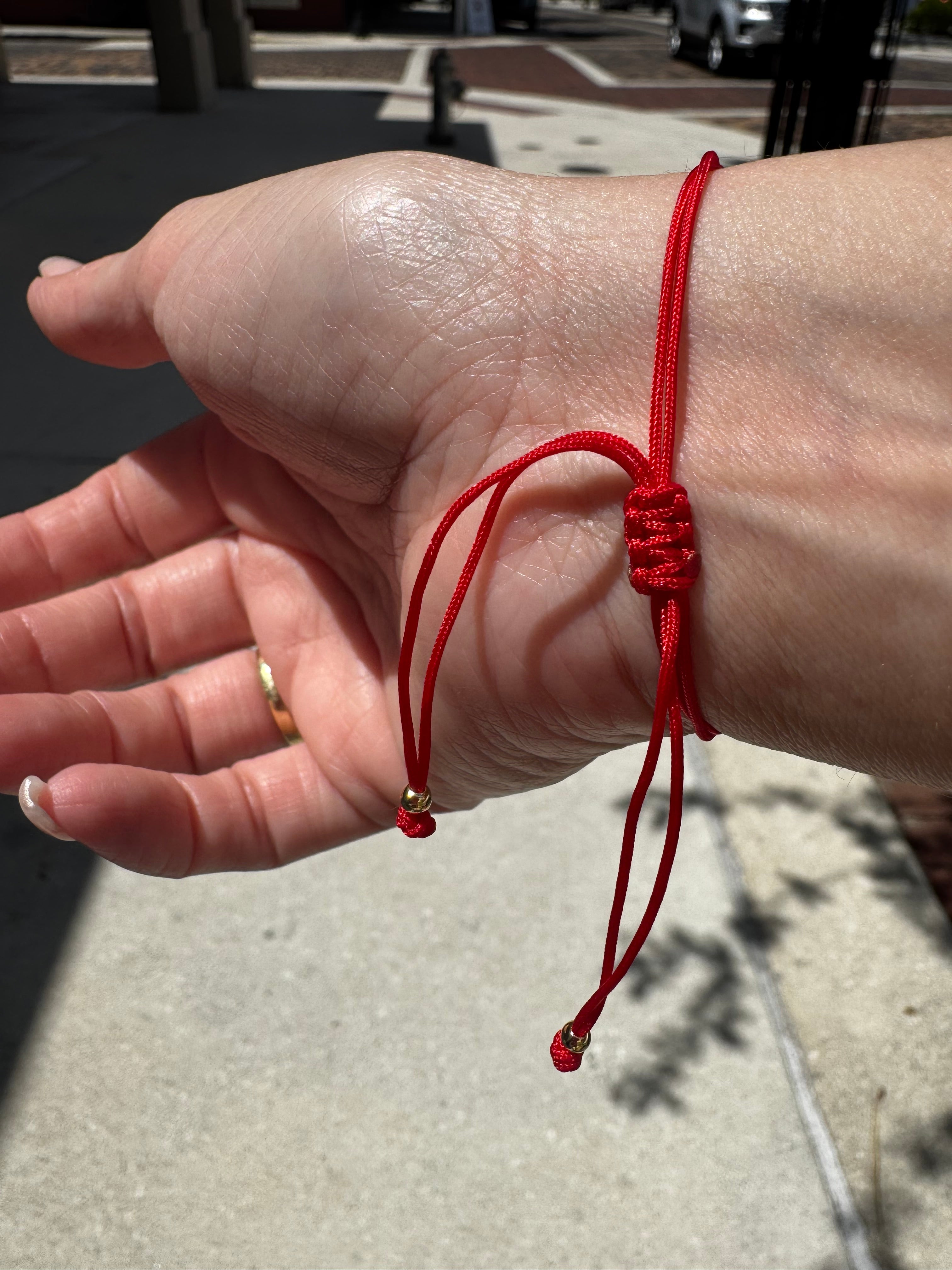 Solo Red Azabache Bracelet