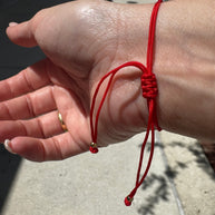 Solo Red Azabache Bracelet
