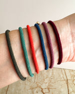 Load image into Gallery viewer, Pulseras Ajustables Plain Colores Oscuros
