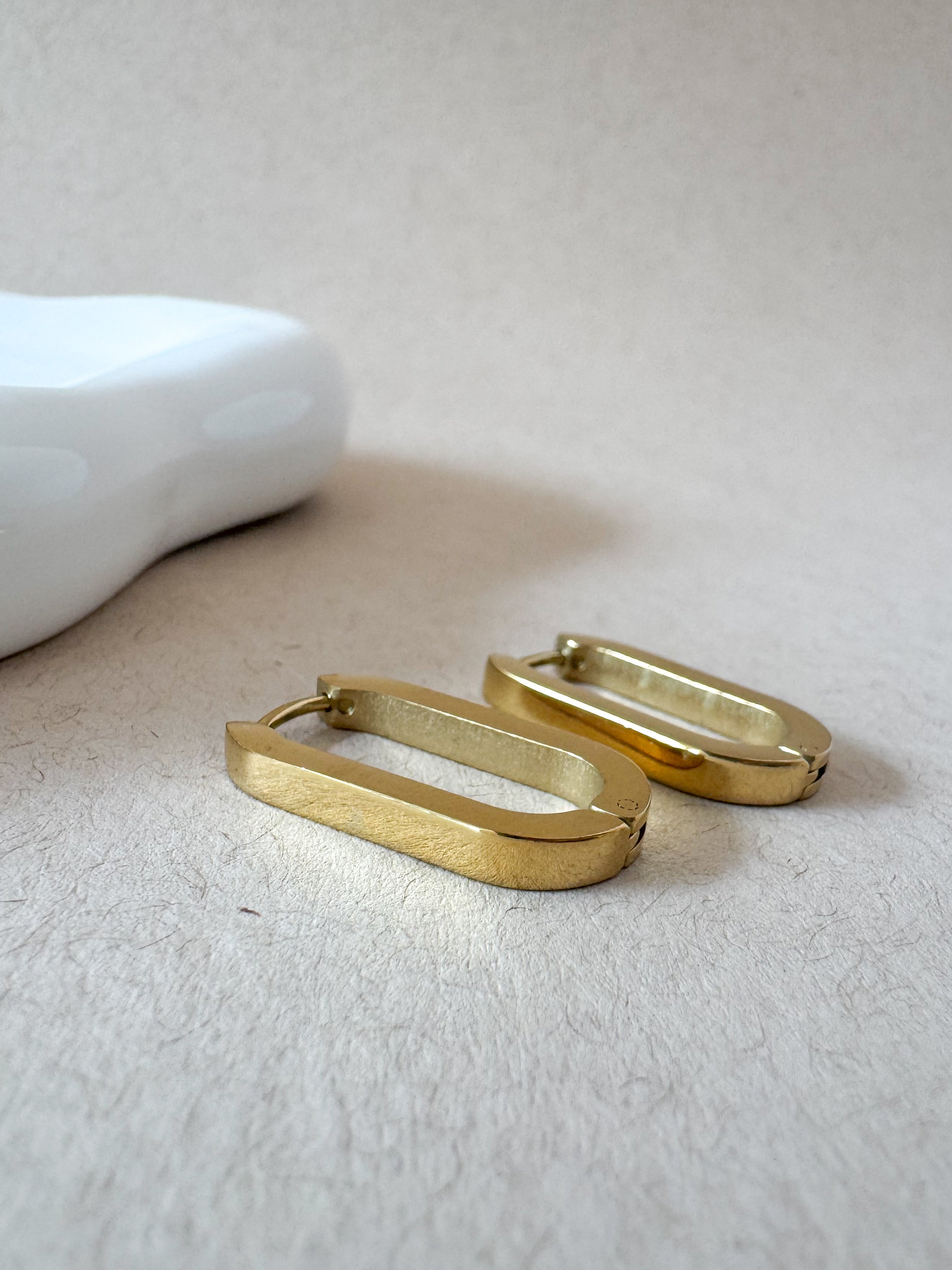 Oval Large Plain Golden Steel Hoops
