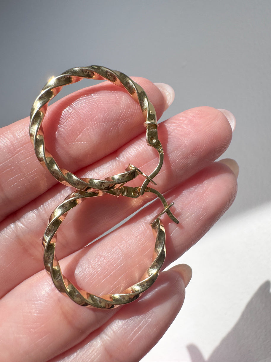 Spiral 14K Solid Gold Medium Hoops
