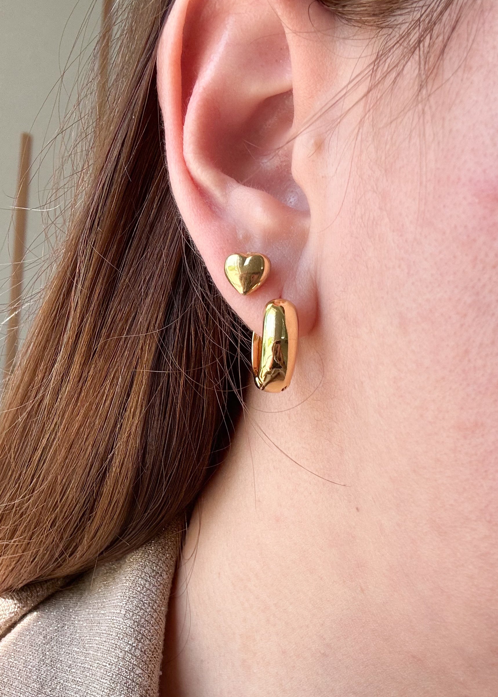 Golden Plain Medium Classic Hoops