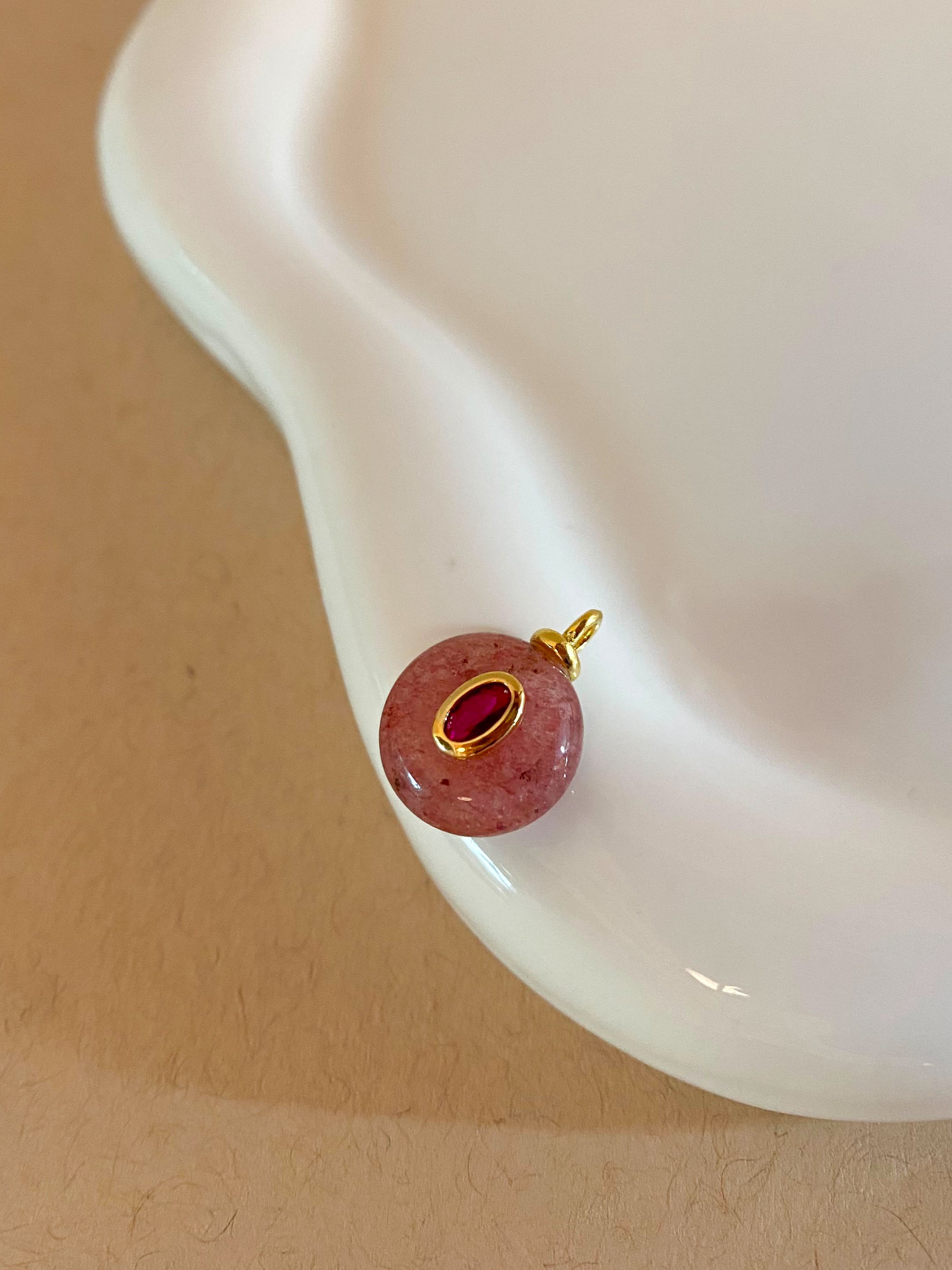 6 Differents Natural Stones Oval and Circular Shape Charms