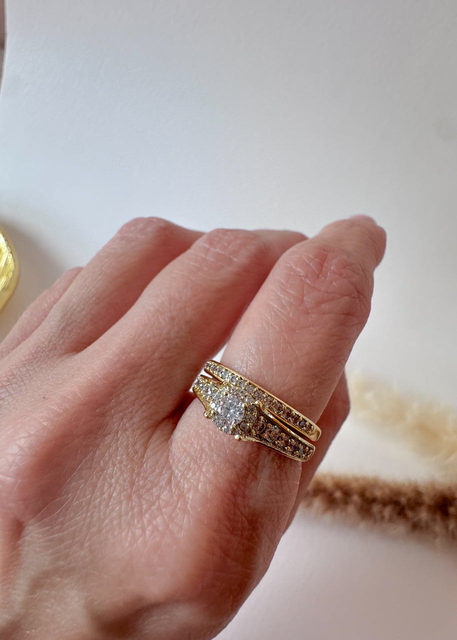 Golden and Shiny Zircon 2 Ring Set