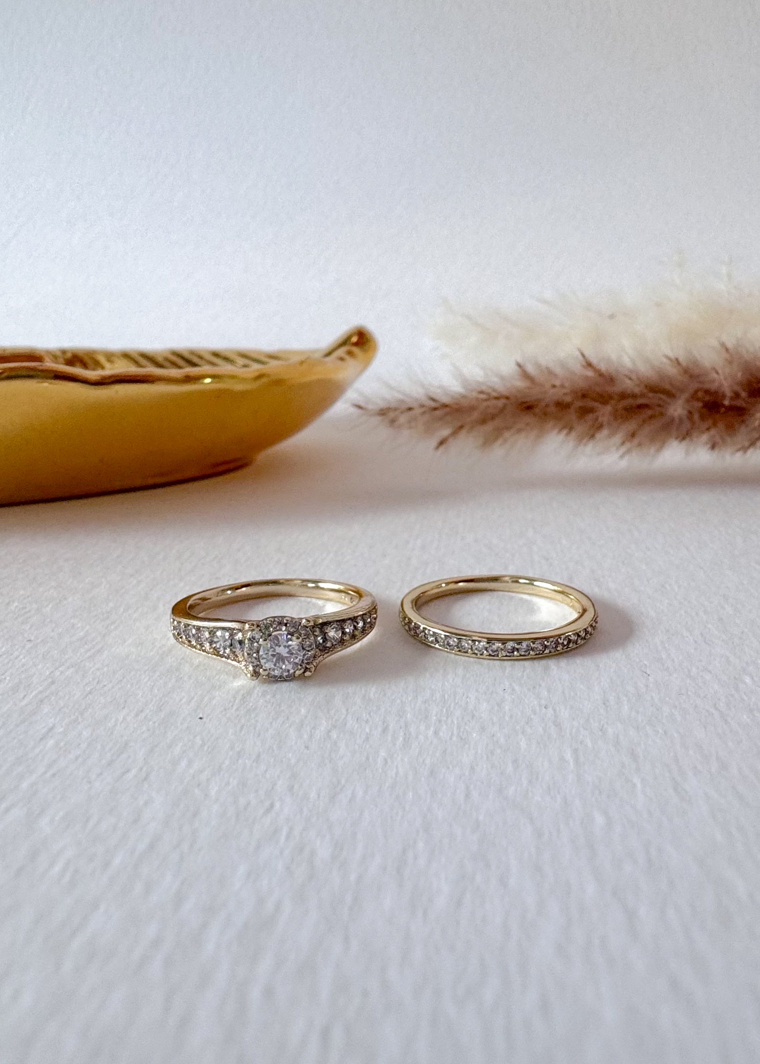 Golden and Shiny Zircon 2 Ring Set