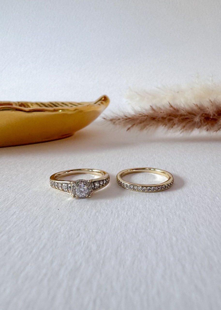 Golden and Shiny Zircon 2 Ring Set