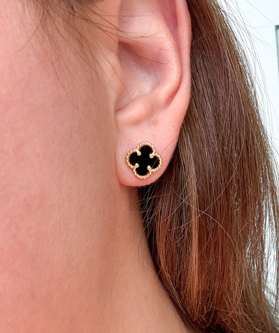 Aretes Topitos Clover de Varios Colores