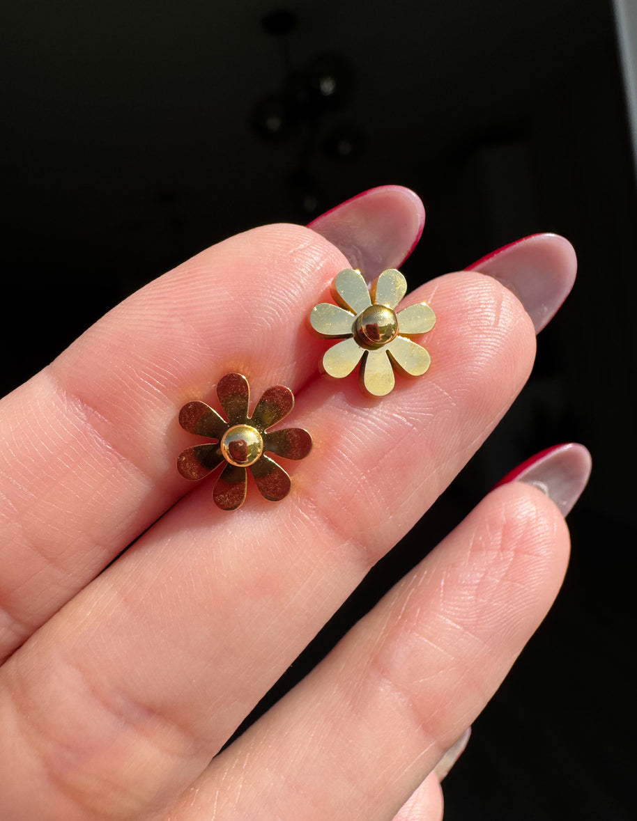 Golden Flowers Plain Earrings