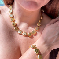Set of Gold Seashell Pattern Necklace and Bracelet