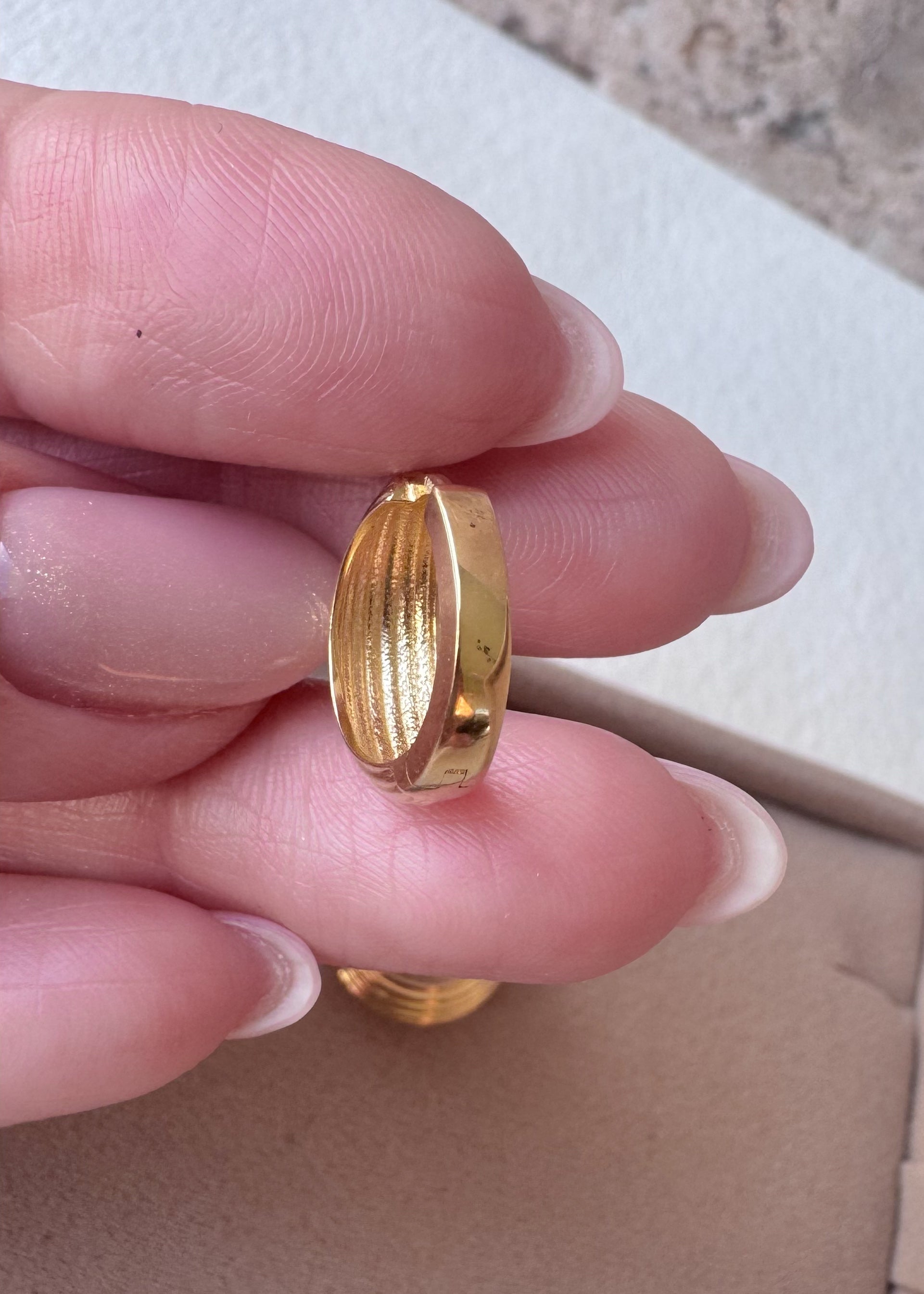 Lineal 18k Solid Gold Hoops