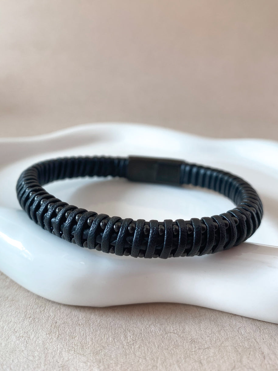 3 Different Styles of Men Leather Bracelets