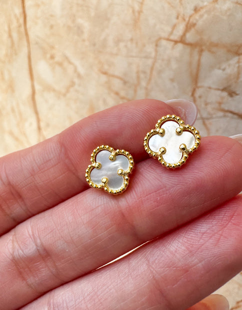 Aretes Topitos Clover de Varios Colores