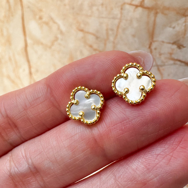 Aretes Topitos Clover de Varios Colores