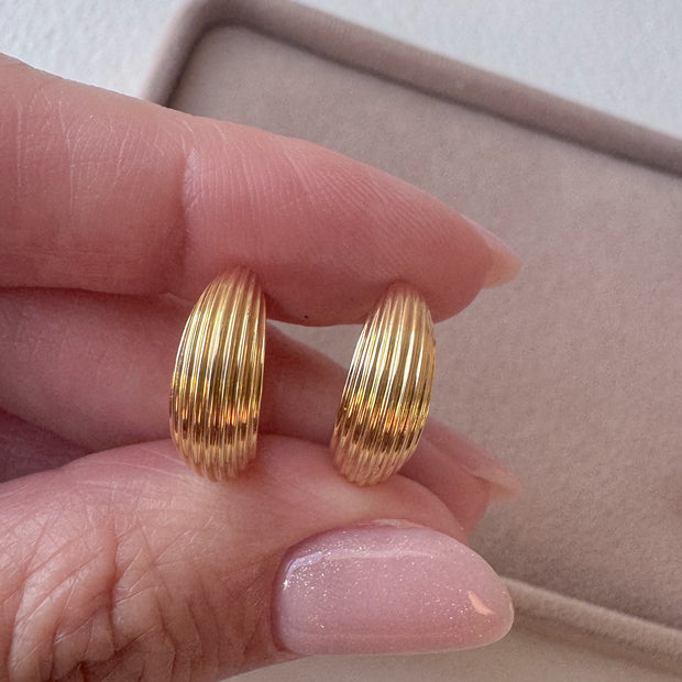 Lineal 18k Solid Gold Hoops