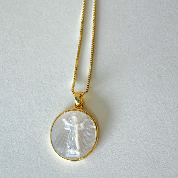 Child Jesus Mother of Pearl Chain