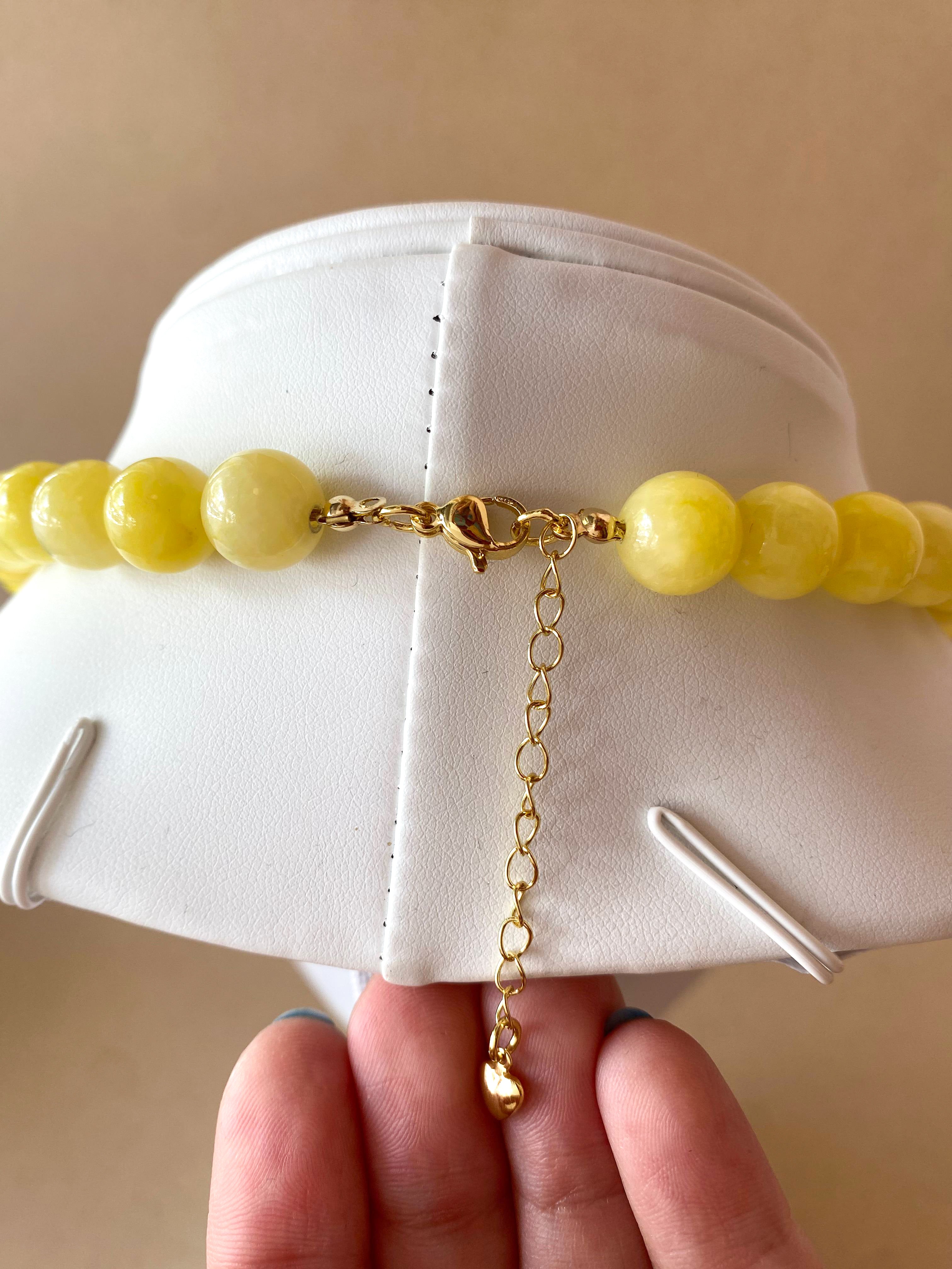 Light Yellow Jade 10mm Short Necklace