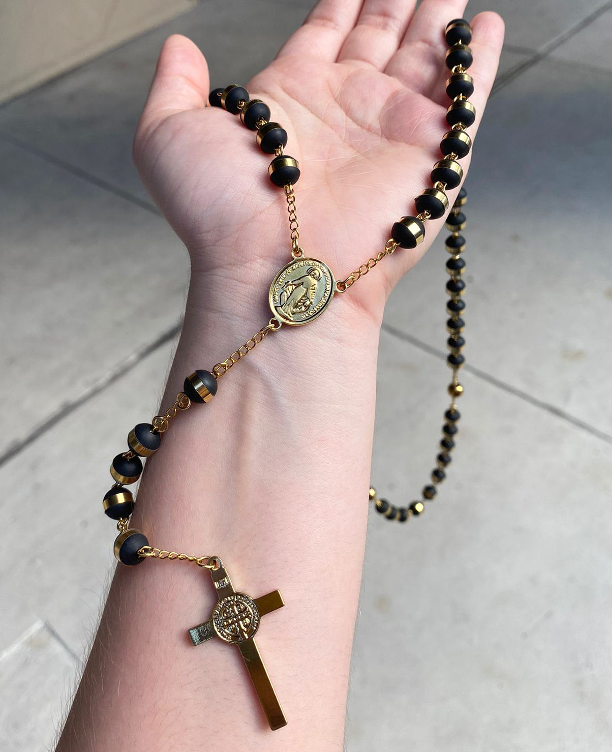 Rosario Largo Caballero Black & Gold