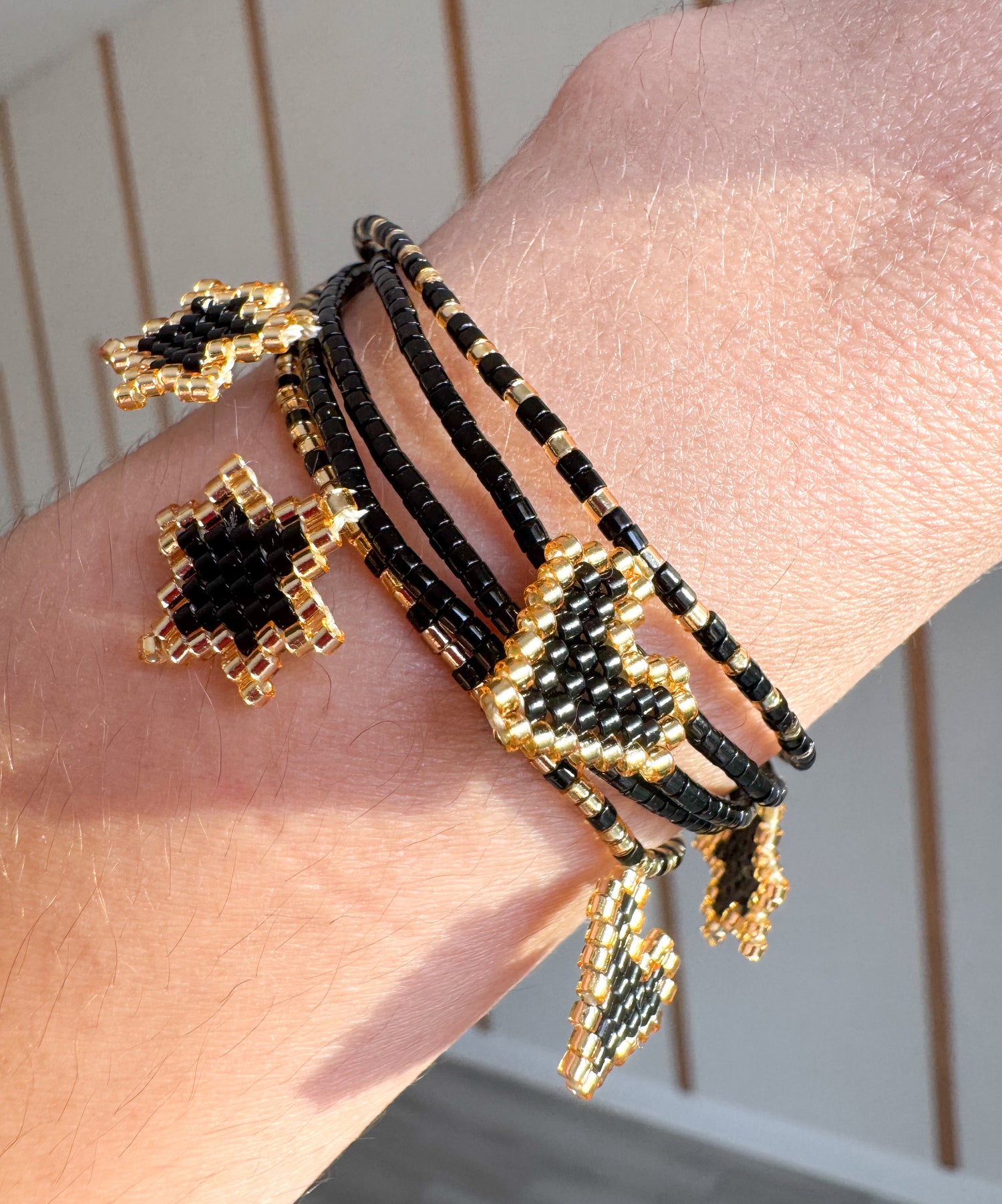 Pulseras Miyuki Black & Gold