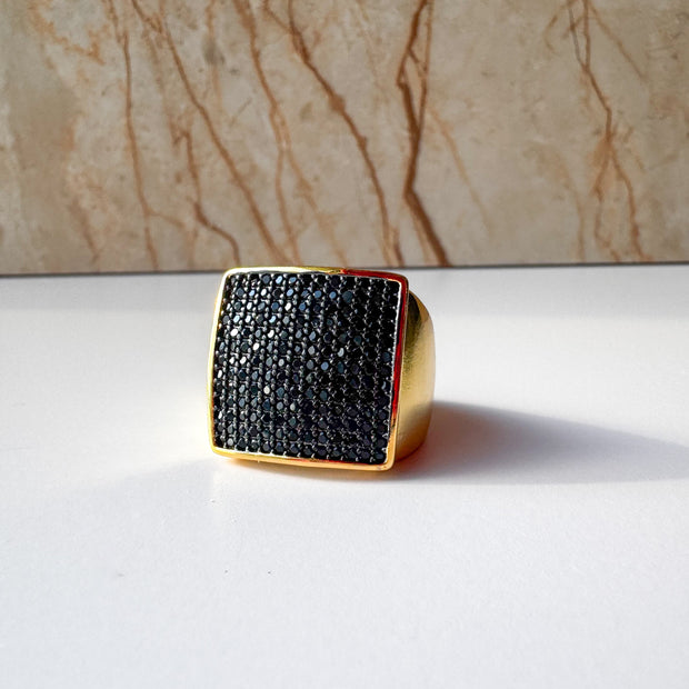 Anillo Cuadrado Cristales Oscuros