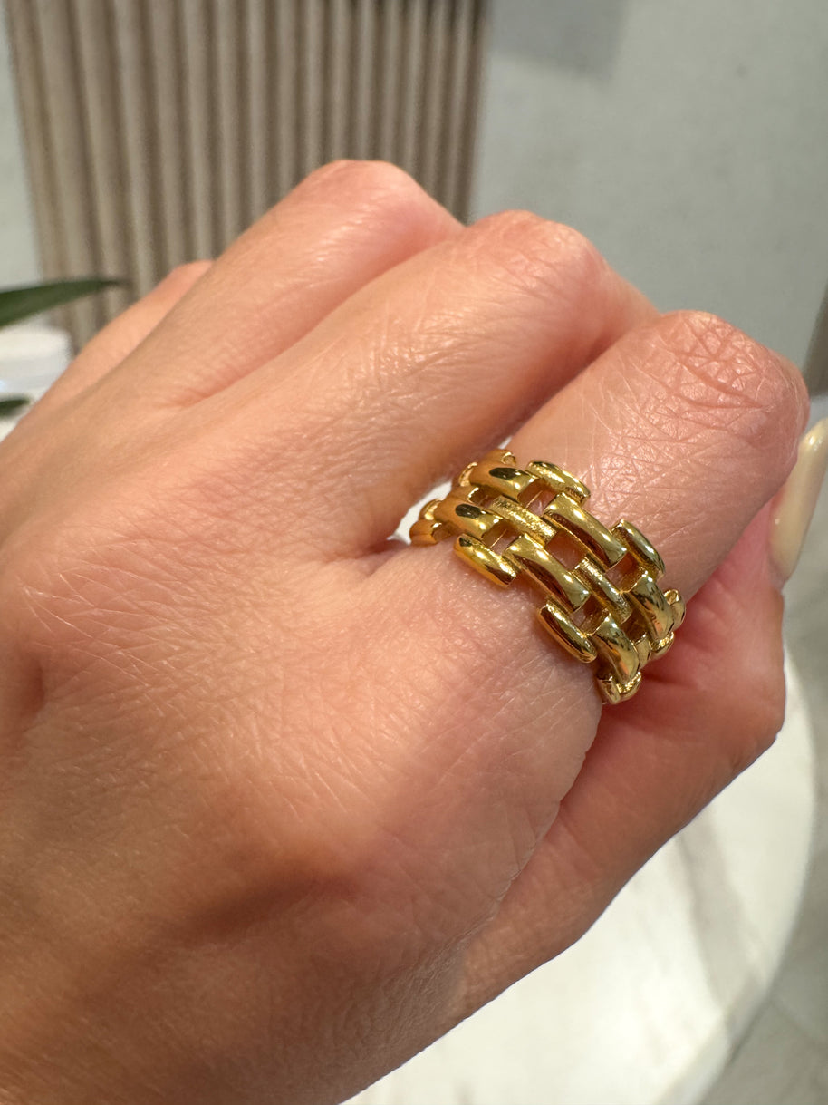 Golden Big Links Ring