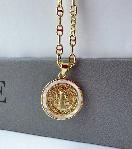 Medalla de San Benito en Nacar