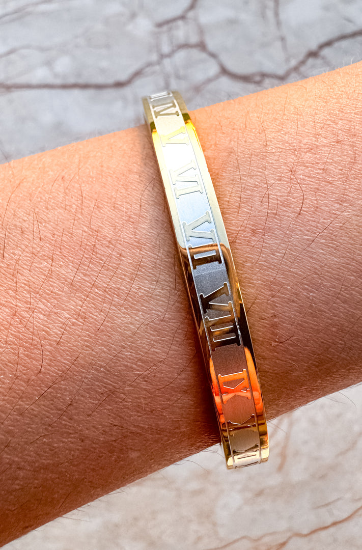 Rigid classic bracelet