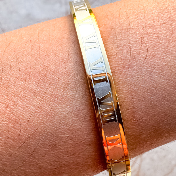 Rigid classic bracelet