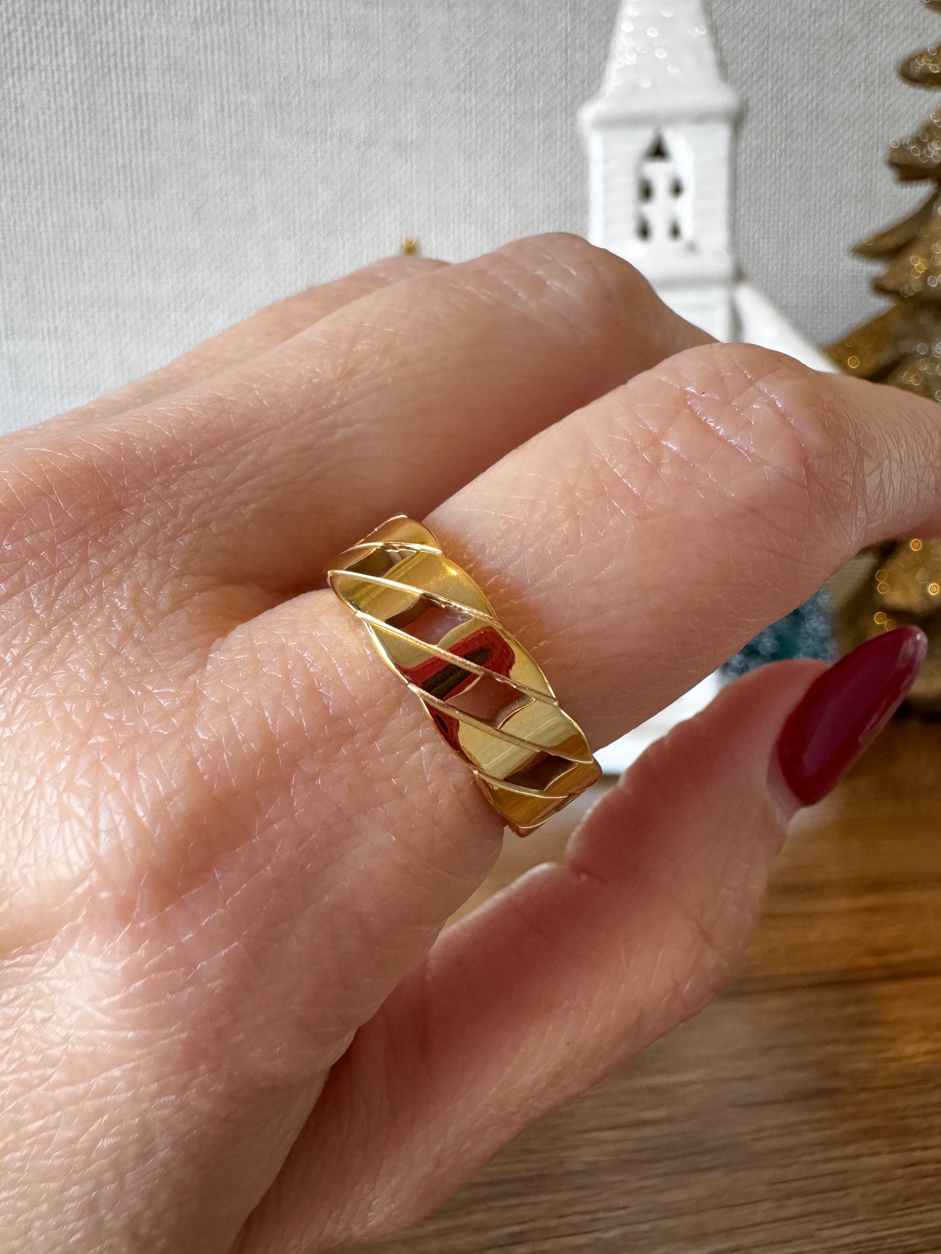 Golden Intertwined Steel Ring