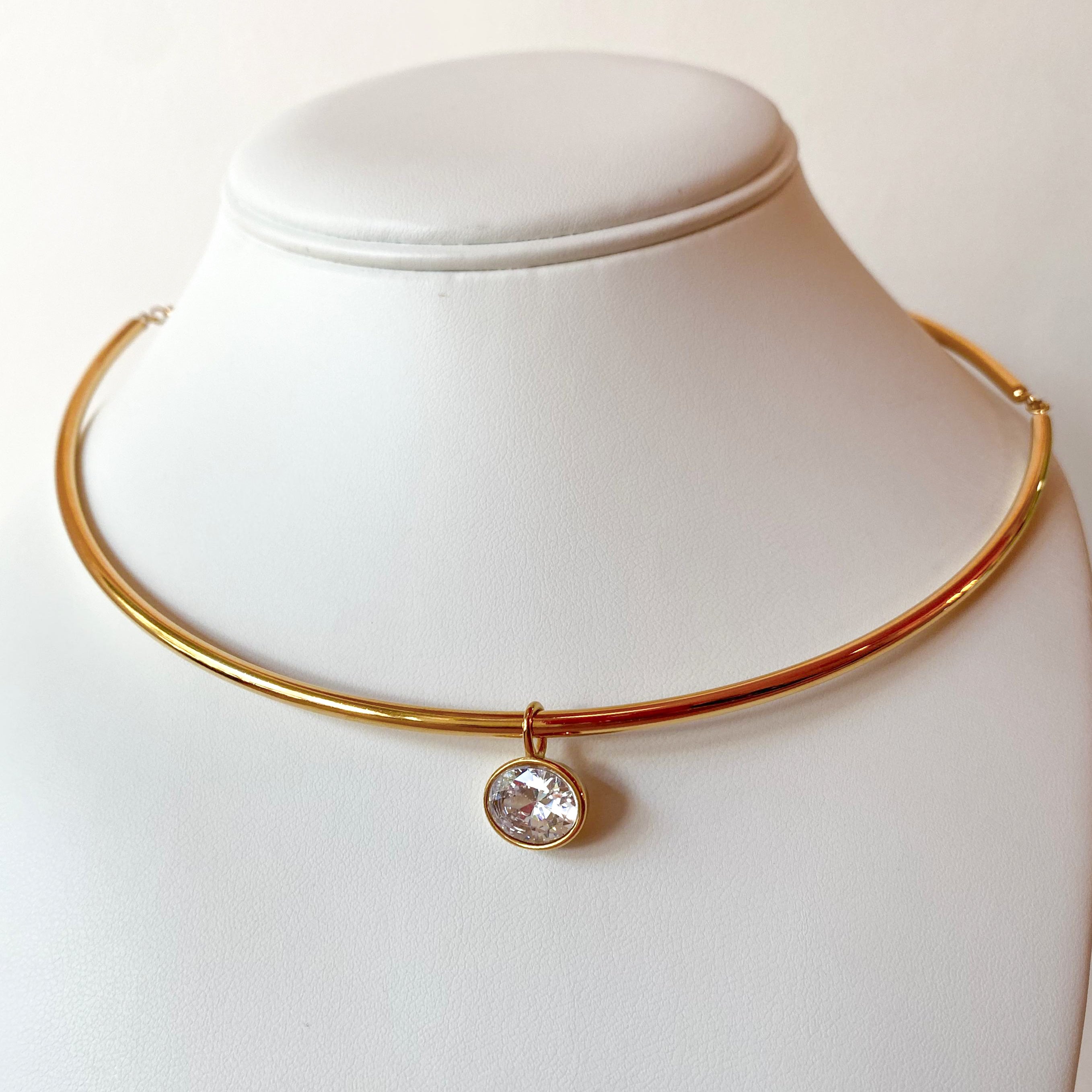 Rigid Golden Circular Zircon Steel Necklace