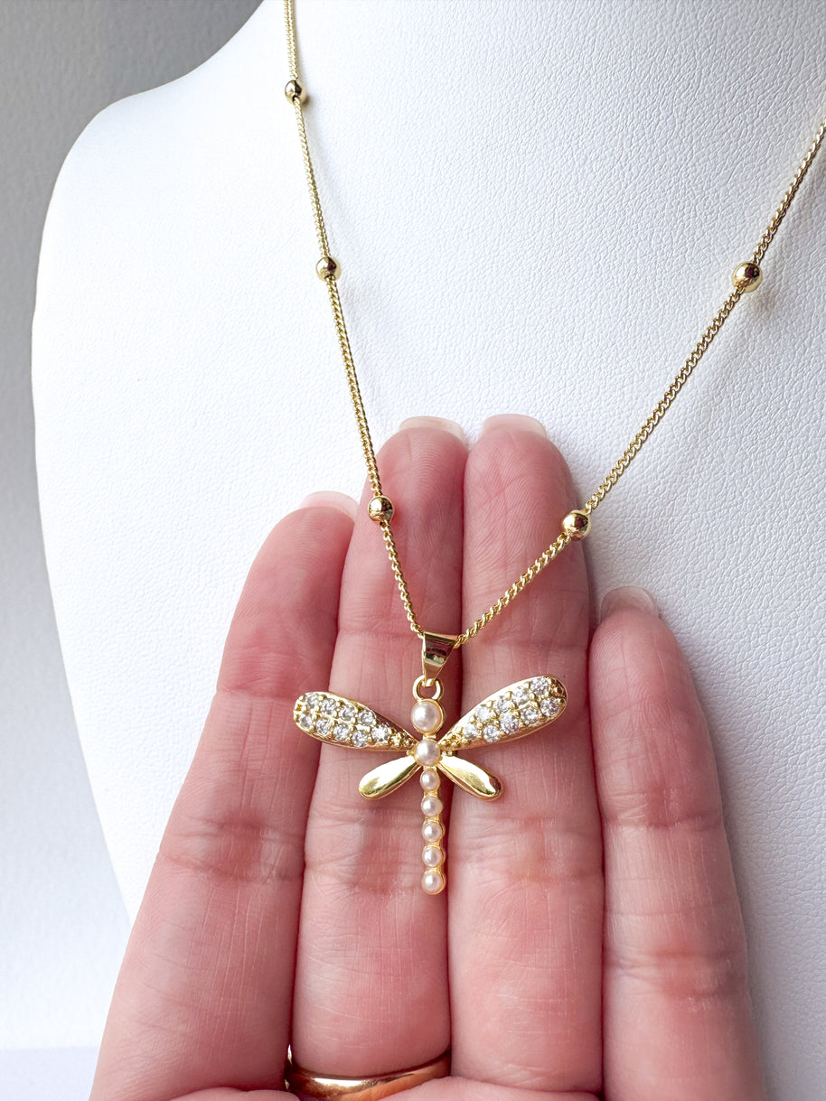 Dragonfly Shiny Pearls Charm Necklace