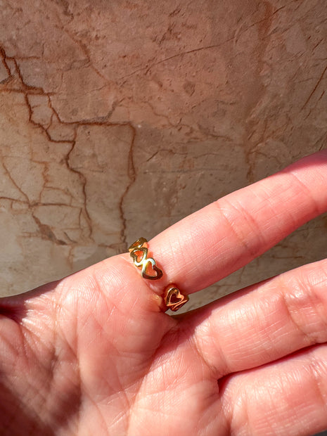 Anillo Silueta de Corazon Cristales