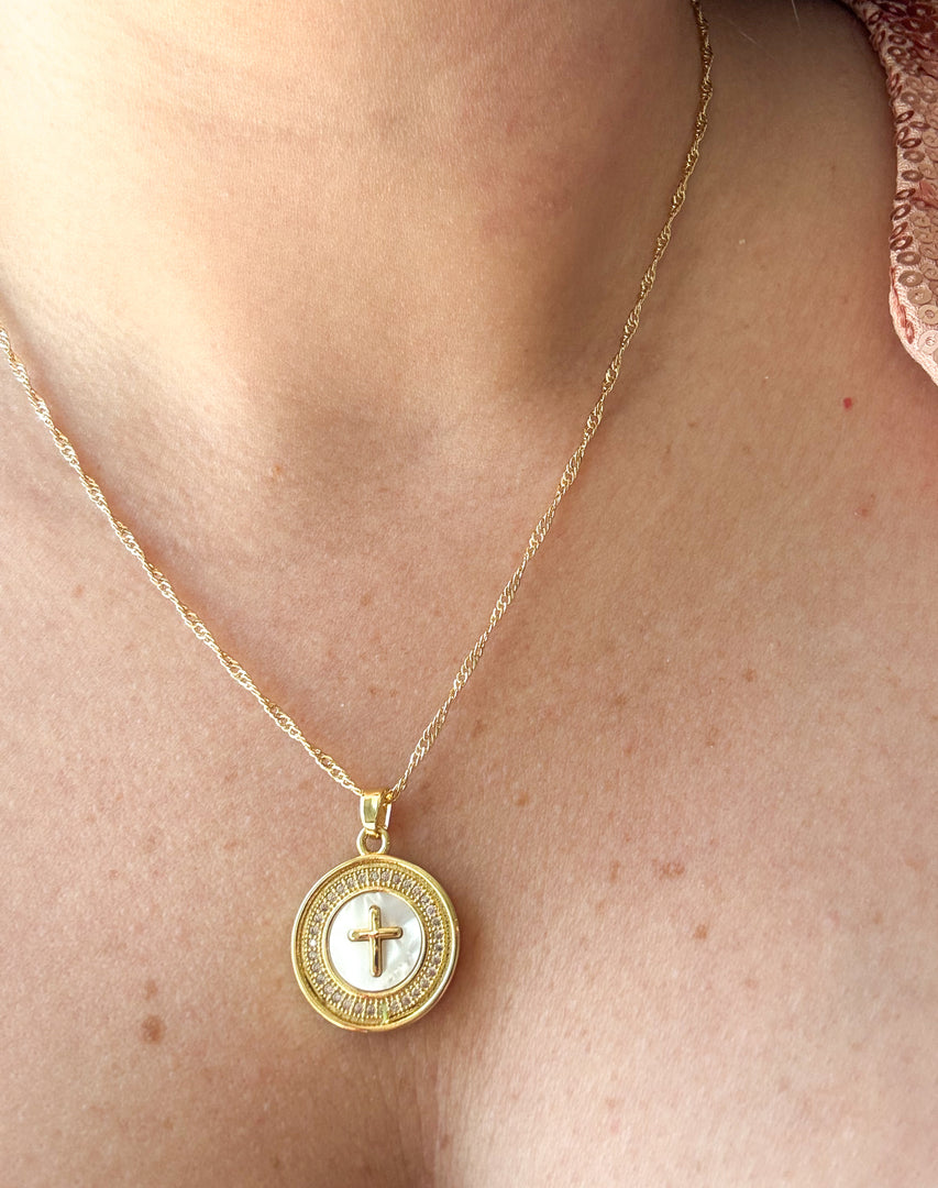 Necklace of Cross in Nacar