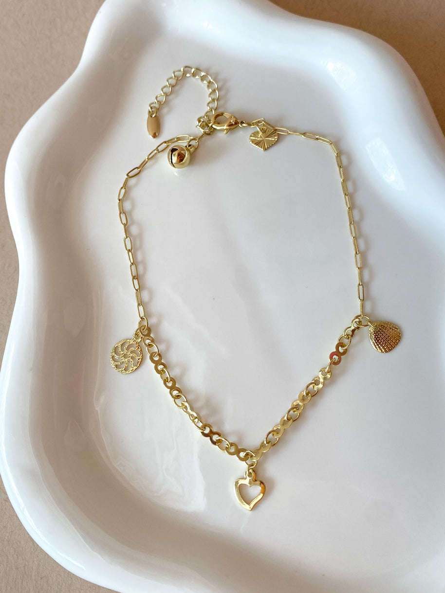 3 Charms Heart Golden Interlaced Chain Anklet