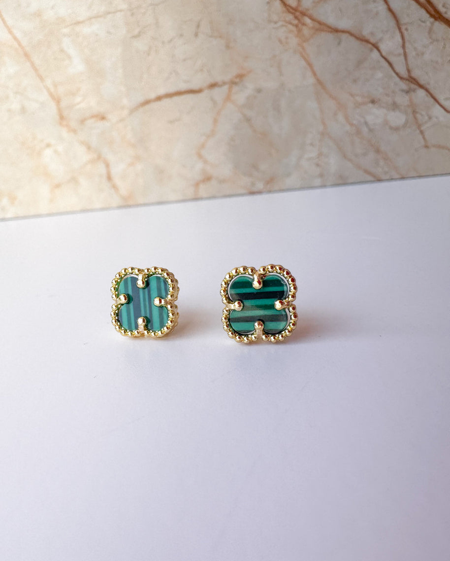 Aretes Topitos Clover de Varios Colores